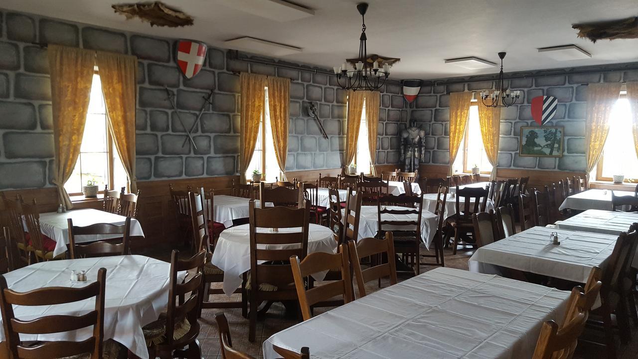 Hotel Camelot 蒂萨 外观 照片