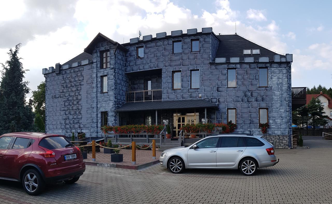 Hotel Camelot 蒂萨 外观 照片