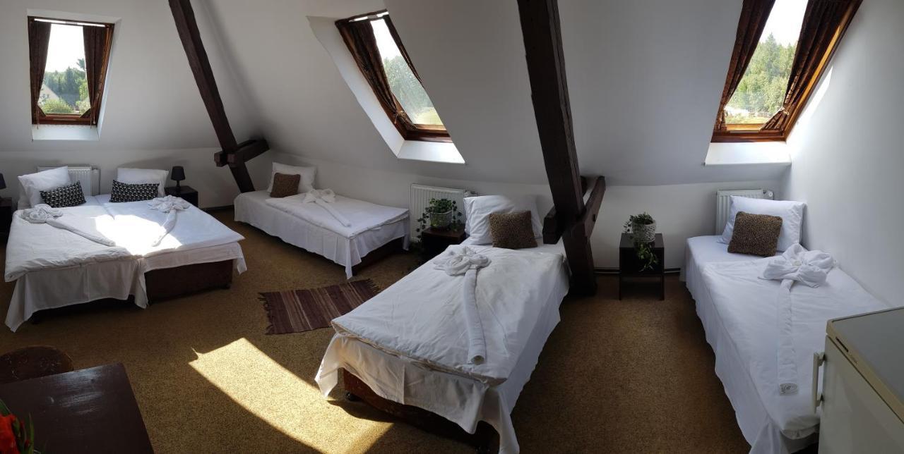 Hotel Camelot 蒂萨 外观 照片